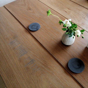 無垢のテーブル