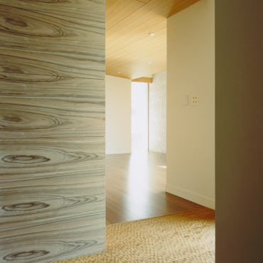 スプーンカットの床